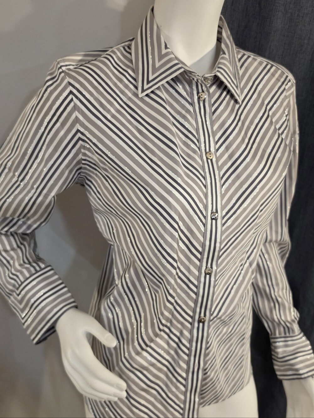 Button blouse of the brandJones New York. Sz L*